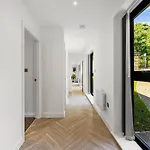 Apartment Contemporary - Free Parking