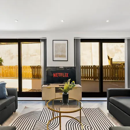 Contemporary - Free Parking Apartamento