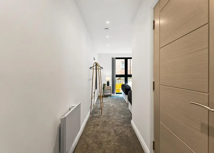 Modern - Free Parking