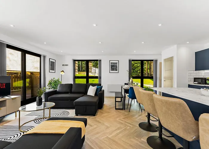 Modern - Free Parking Apartment