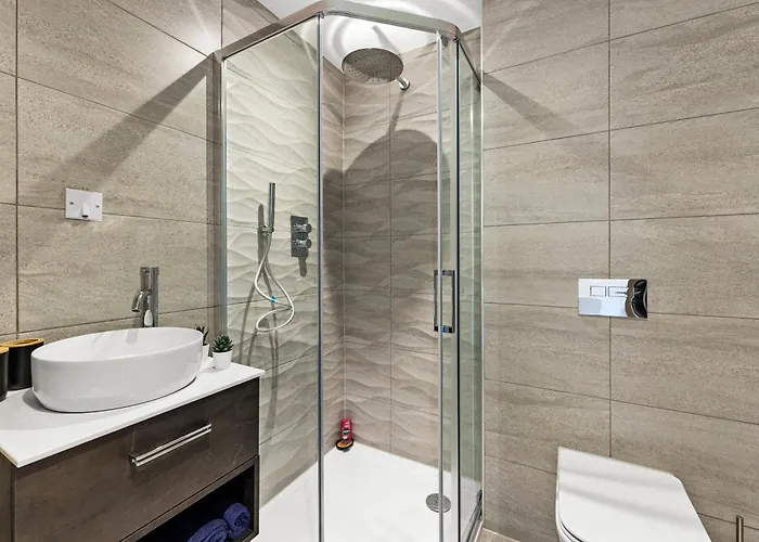 Modern - Free Parking Apartment *