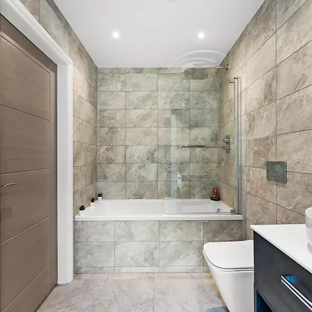 Winter Offer! Modern Spacious - Parking Appartement